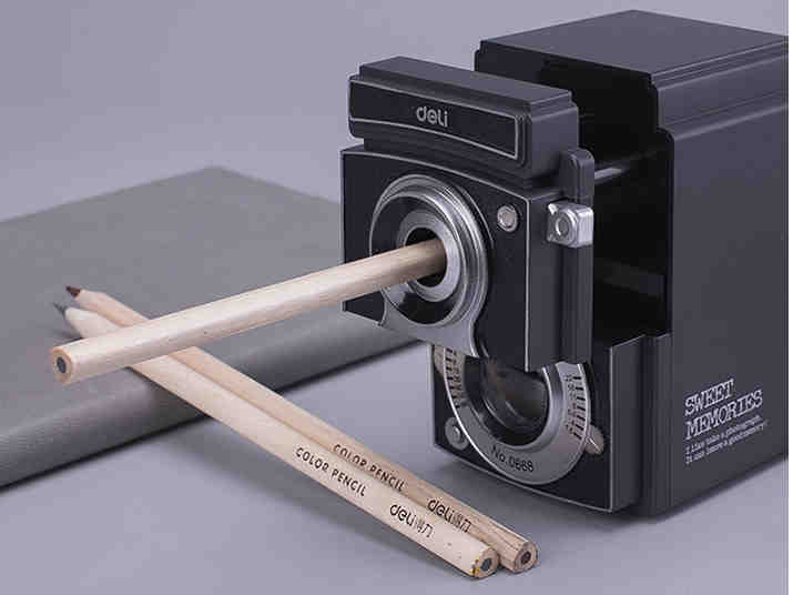 得力0668复古相机造型削笔机
